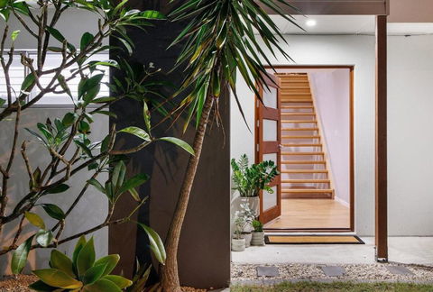 Chic Coastal Home On Orealla - Perths Hotel 2