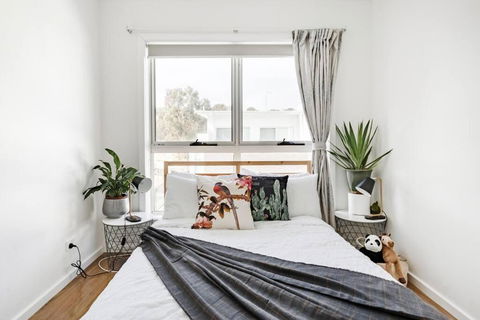 Chic Vibes In A Lakeside Townhouse - Perths Hotel 1