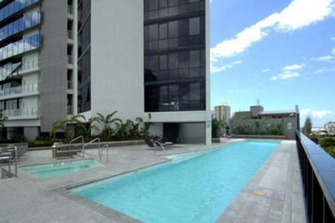 Circle On Cavill Riverview Apartment - Perths Hotel 2