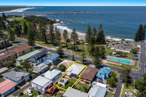 Clarence Court On The Beach - Spacious Beach House - Perths Hotel 1