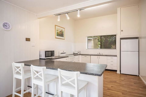 Clarence Court On The Beach - Spacious Beach House - Perths Hotel 2
