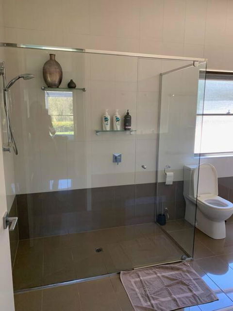 Claret Lodge Modern Country Retreat - Perths Hotel 1