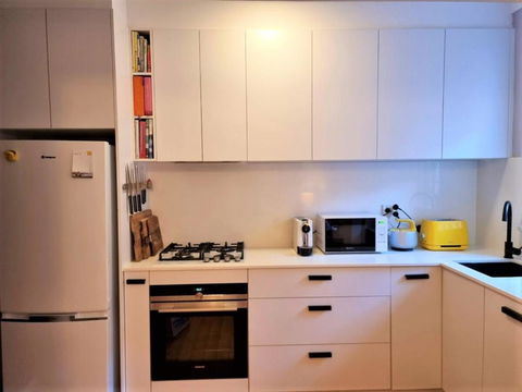 Classic Bondi 1 Bed A Few Steps From The Beach - Perths Hotel 4