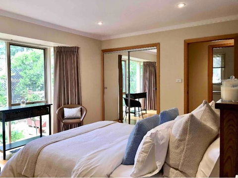 Cloud 9 Guest Suite - Perths Hotel 1