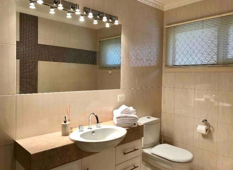 Cloud 9 Guest Suite - Perths Hotel 3