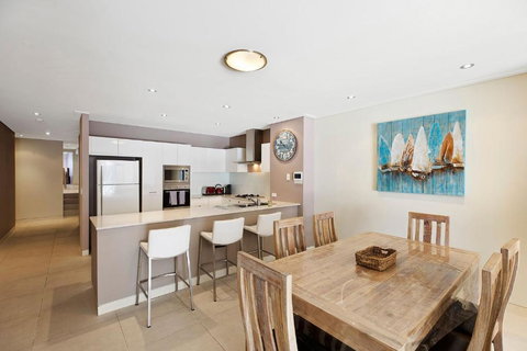 Coast Apartments 14, Apartment With 3 Bedrooms And Roof Top Pool - Perths Hotel 0