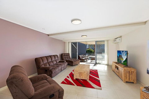 Coast Apartments 14, Apartment With 3 Bedrooms And Roof Top Pool - Perths Hotel 2