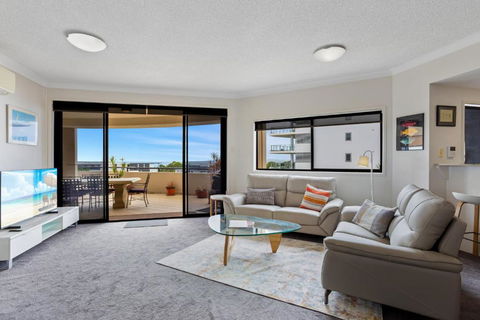 Coastal 3-Bed With Parking, Pool & Ocean View - Perths Hotel 0