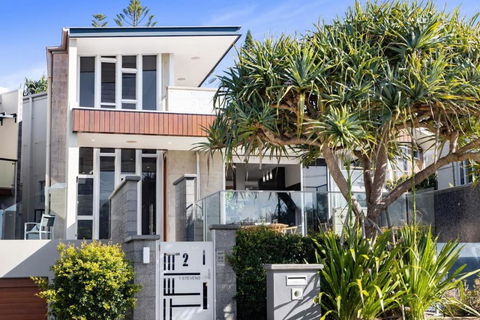 Coastal Retreat With Ocean Views - Perths Hotel 4