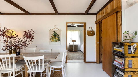 Coastal Vintage Cottage Brimming With Character And Charm Just Moments To Beaches, Bay And Cafes - Perths Hotel 2
