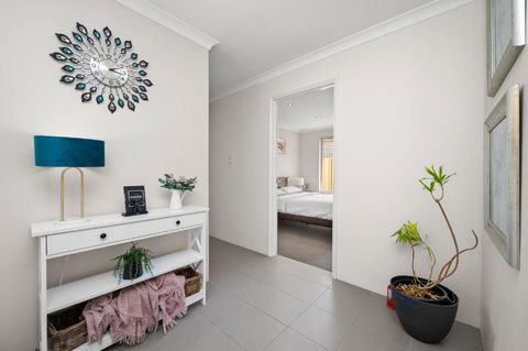 Cozy Modern Nook Retreat - Perths Hotel 4