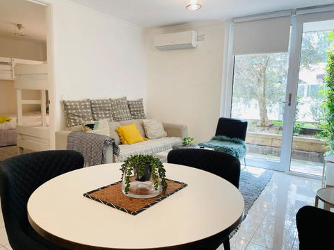 D101 Charming Apartment- Free Parking - Perths Hotel 0
