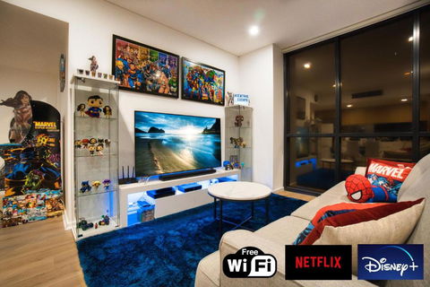 DC Vs Marvel Theme Ft Arcade Machine Pool Gym Sauna BBQ - Perths Hotel 1