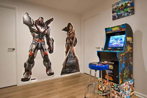 DC Vs Marvel Theme Ft Arcade Machine Pool Gym Sauna BBQ - Perths Hotel 2
