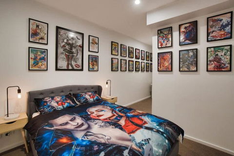 DC Vs Marvel Theme Ft Arcade Machine Pool Gym Sauna BBQ - Perths Hotel 3