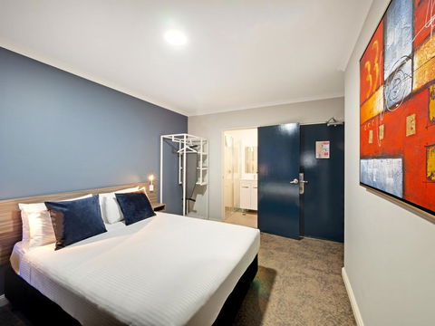 28 Hotel - Perths Hotel 1