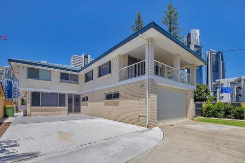 29 Stanhill Drive - Perths Hotel 3