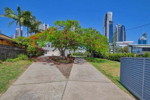29 Stanhill Drive - Perths Hotel 2