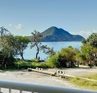 3 'Albacore' 12 Ondine Close - waterfront pool lift  views - Perths Hotel