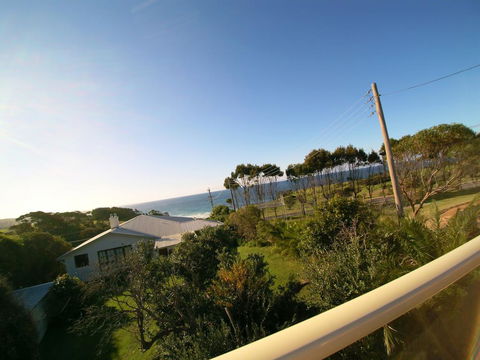 3 Bay Lane - Perths Hotel 1