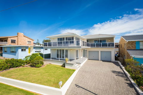 31 McMillan Crescent - Perths Hotel 1