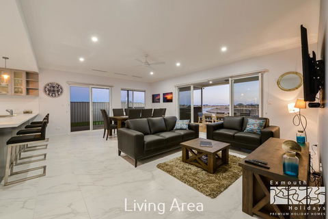 34 Madaffari Drive - Pool - Perths Hotel 1