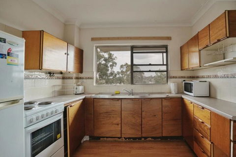 3BR Quiet & Convenient Area Of Parramatta UWS - Perths Hotel 1