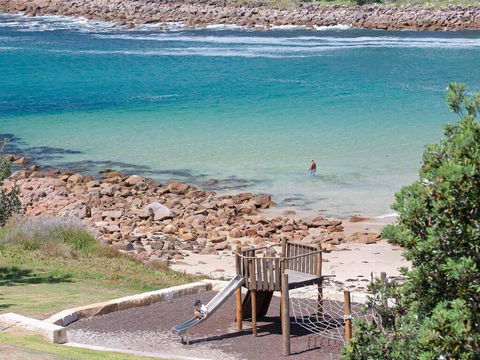 5 'The Outlook', 4 Ocean Parade - Overlooking Boat Harbour Beach And Ducted Air Conditioning - Perths Hotel 3