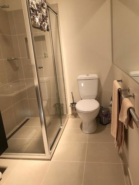 5 Star Room With Own Bathroom - Singles, Couples, Families Or Executives - Perths Hotel 2
