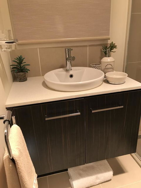 5 Star Room With Own Bathroom - Singles, Couples, Families Or Executives - Perths Hotel 3