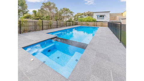 52 ON BAYVIEW - PET FRIENDLY (OUTSIDE ONLY) - Perths Hotel 0