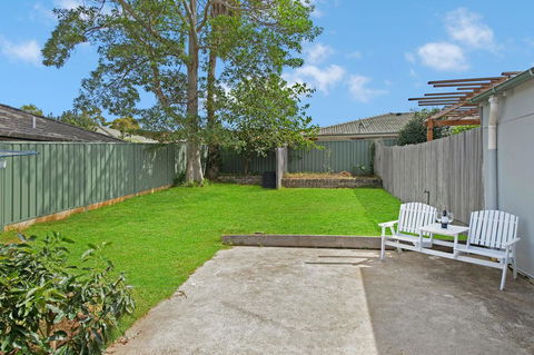 53 Hollingworth Street, Port Macquarie - Perths Hotel 3