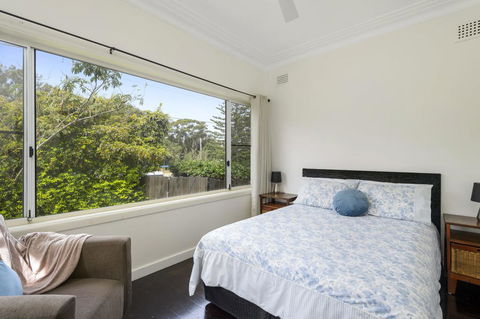 53 Hollingworth Street, Port Macquarie - Perths Hotel 1