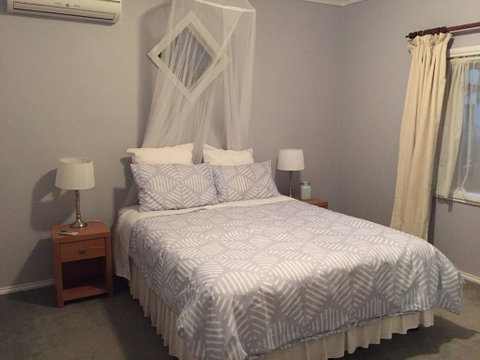 5301 B&B - Perths Hotel 1