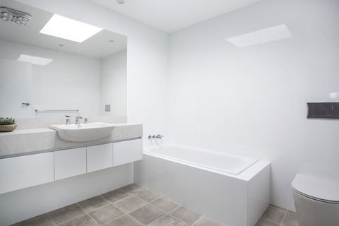 57 Carroll Ave Mollymook Beach - Relaxed Homely Retreat - Perths Hotel 1
