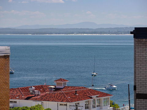 6 'Bahia', 47 Ronald Avenue - Fantastic Location With Filtered Water Views - Perths Hotel 2