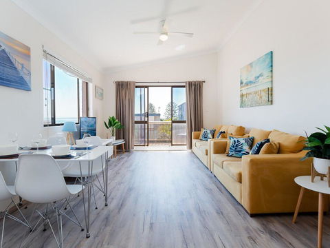 6 'Bahia', 47 Ronald Avenue - Fantastic Location With Filtered Water Views - Perths Hotel 3
