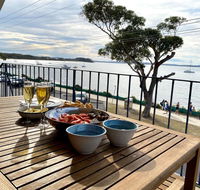 6 'SHOAL TOWERS' 11 SHOAL BAY RD - STUNNING WATER VIEWS  PERFECT LOCATION - Perths Hotel