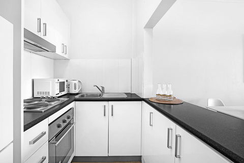 6 South Pacific Apartments - Perths Hotel 3