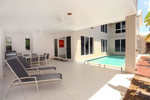 60 Beachway Parade, Marcoola, 500 BOND, Linen Supplied - Perths Hotel 2