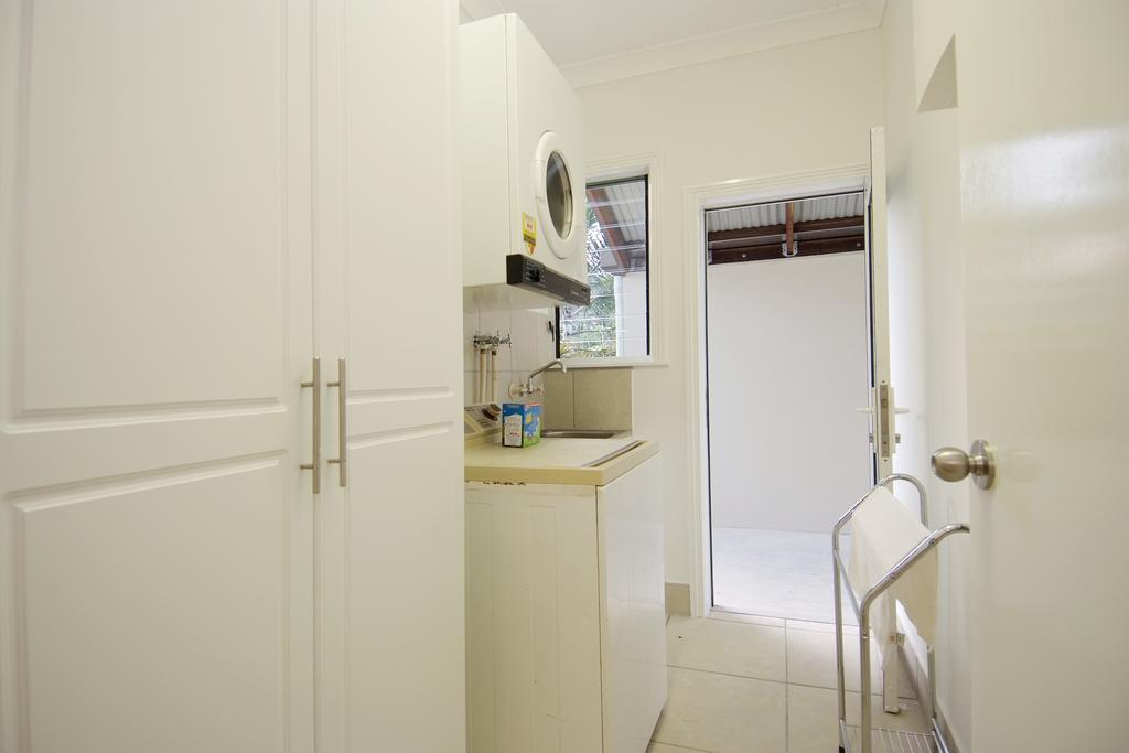 Barron QLD Perths Hotel