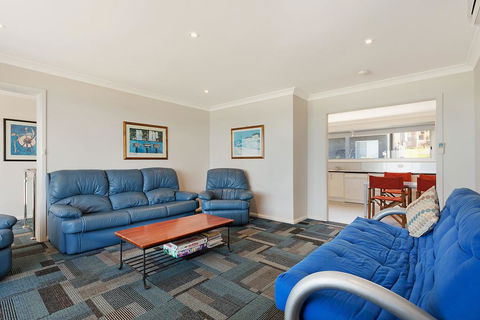 81 Dalmeny Drive - Beach House - Perths Hotel 2