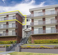 9 'Adriana' 83 Ronald Avenue - fabulous views  aircon - Perths Hotel