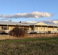 A Better Life Animal Sanctuary FarmStay - Private Two-Bedrooms Lounge Room  Bathroom  Toilet Shared Kitchen - Perths Hotel