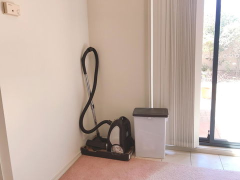 A Clean Private Room, Bruce - Perths Hotel 1