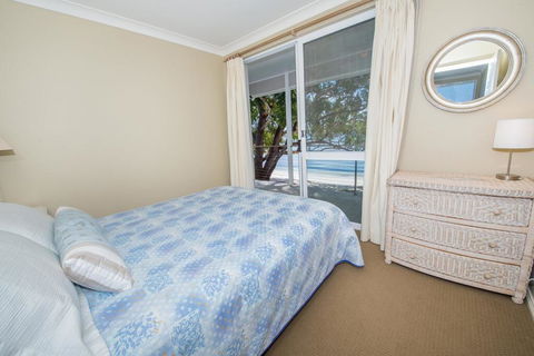 A Foreshore - Salamander Bay - Perths Hotel 1