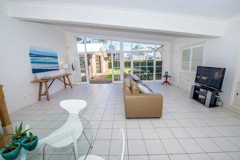 A Foreshore - Salamander Bay - Perths Hotel 3