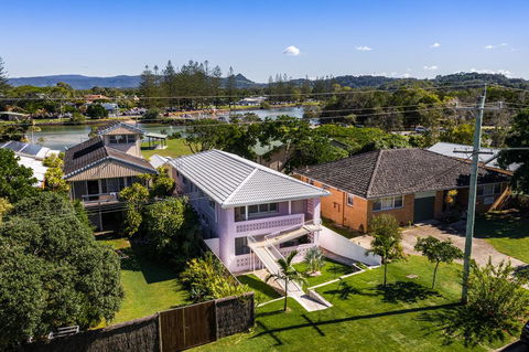 A PERFECT STAY - Sunset Beach - Surfside - Perths Hotel 2