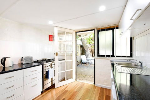 A Quaint Darlinghurst Cottage - Perths Hotel 2
