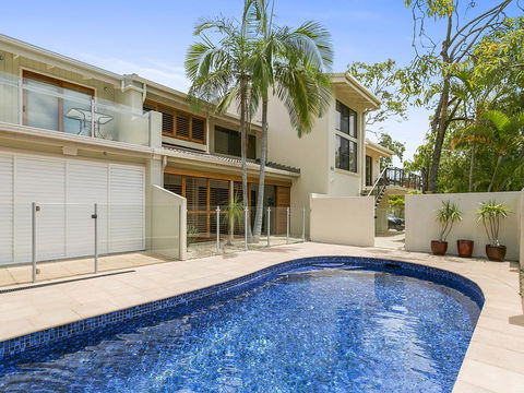 A Superb Location For Enjoying The Best Of Noosa - Unit 2/69 Noosa Parade - Perths Hotel 0